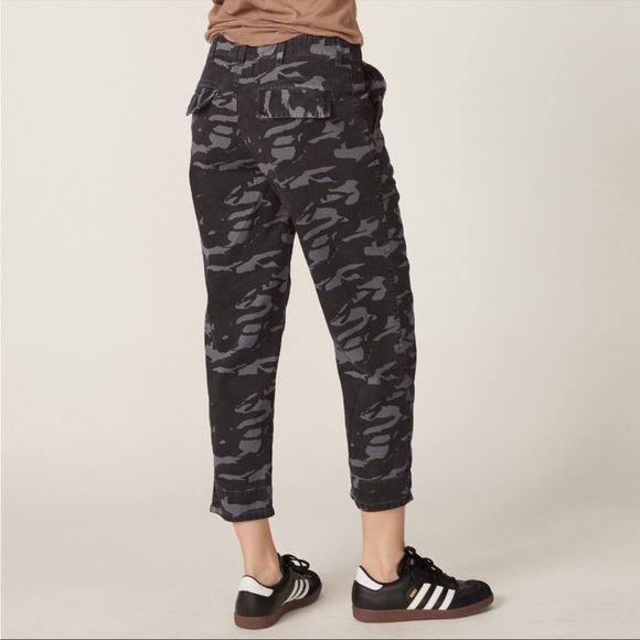 Monrow • two tone camo high waisted military pant in vintage black sz 29 - Picture 3 of 8